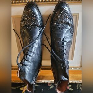 Donald J. Pliner Black Ankle Boots Sleek Design